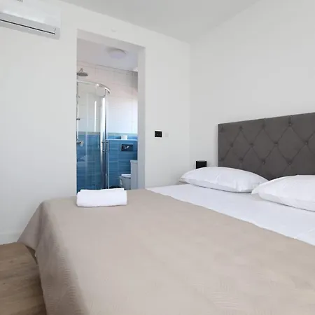 Pia - Ground Floor